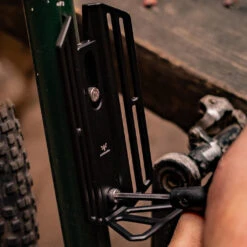 Cage De Bikepacking Sur Fourche Ou Tube De Cadre Cargo Cage Apidura -Lecyclo Vélo Promos Boutique apidura cargo cage 4