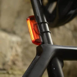 Phare Arrière Vélo Rechargeable USB Slimline Ultratorch Oxford -Lecyclo Vélo Promos Boutique phare arriere velo rechargeable usb slimline ultratorch oxford full 3